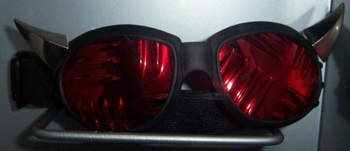 Chunky Spike Goggles w/plate lenses